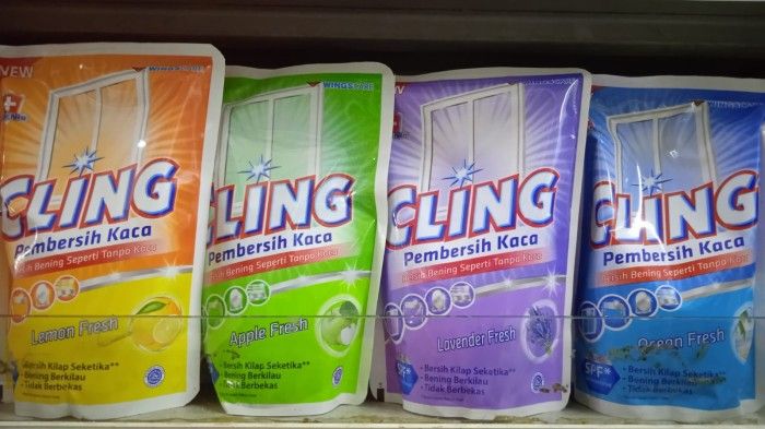 Cling Pembersih Kaca Pouch 425ml