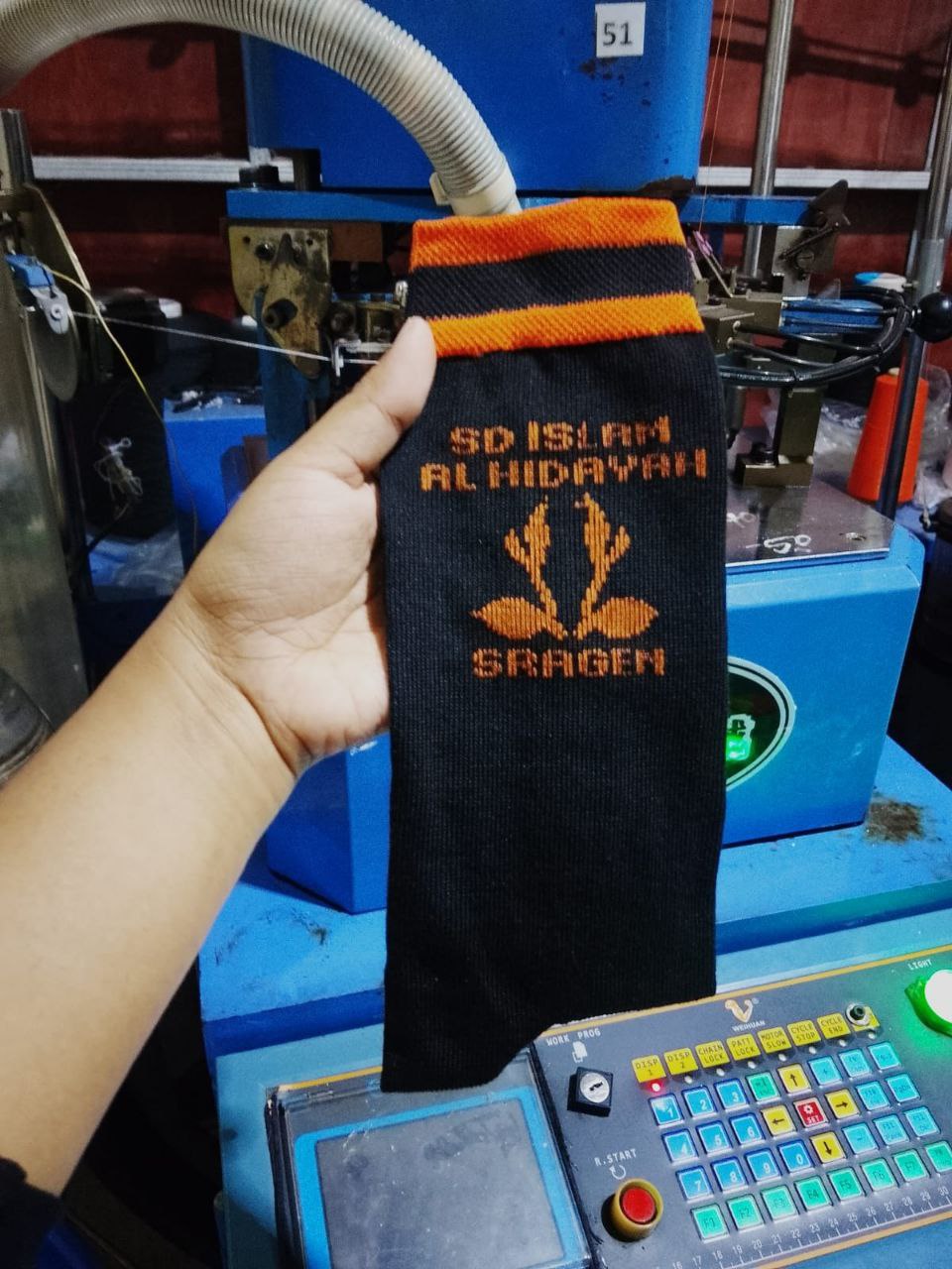 Kaoskaki Pramuka Logo tunas Kelapa